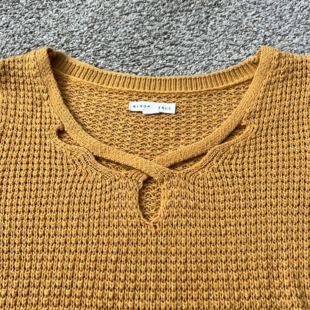 Sweaters - Picture 15 of 16